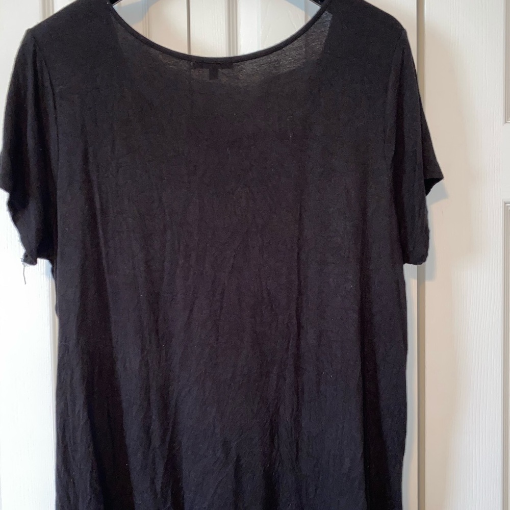 Black V neck T-shirt